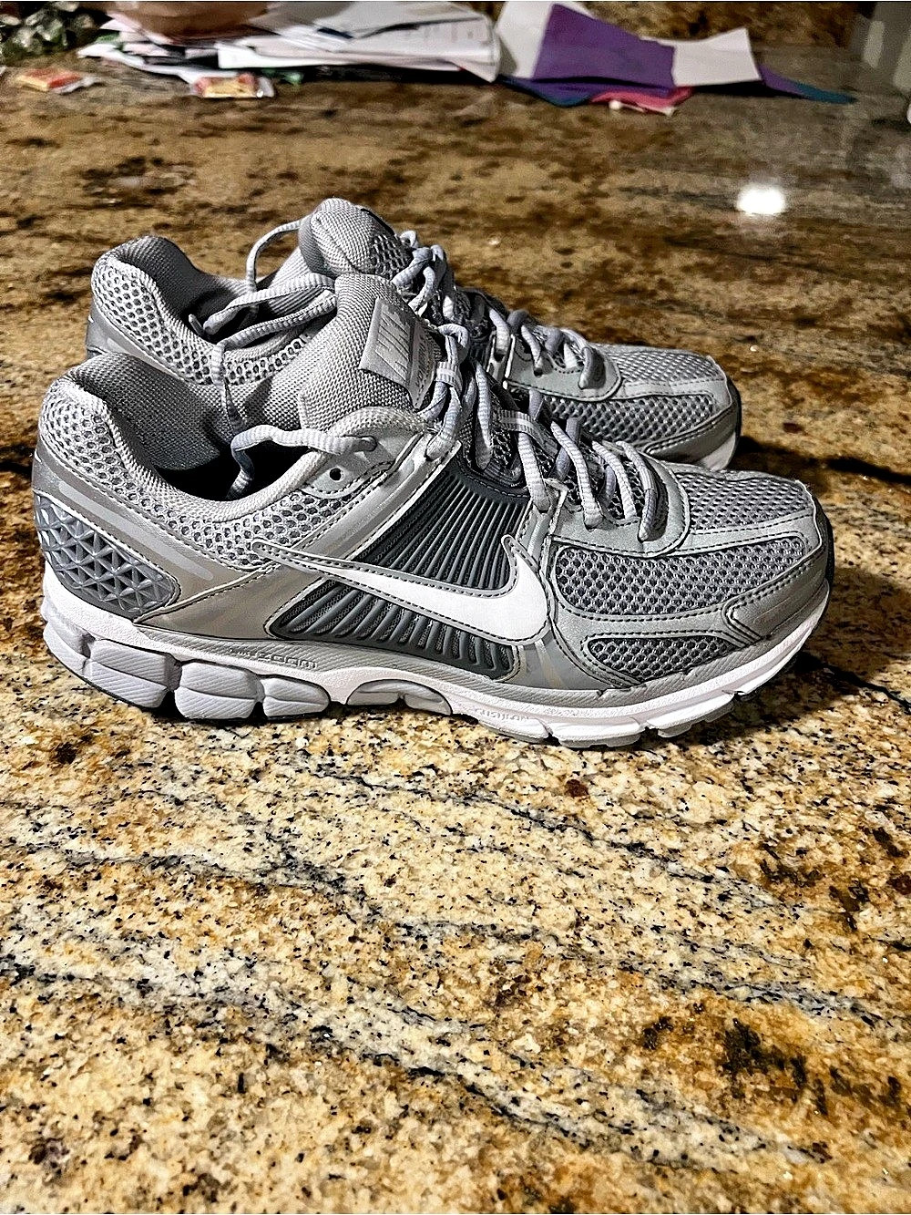 Nike Zoom Vomero 5 Metallic Silver Grey Men’s Size 9 FJ4151-003